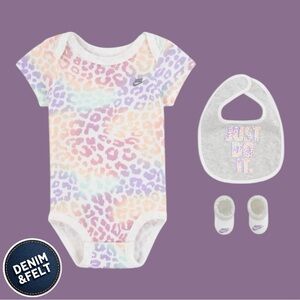 Nike Baby Girl Colorful Spot On Cheetah Bodysuit, Bib & Bootie 3 Piece Set | NEW